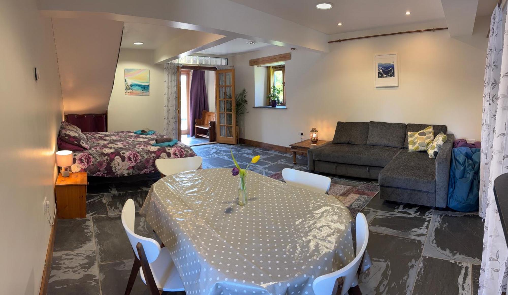 The Shippon At Rosehip Apartment ลอนเซสตัน ภายนอก รูปภาพ
